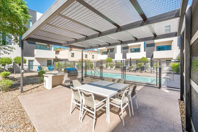 $599,000 | 325 East Coronado Road, Unit 13, Phoenix, AZ 85004