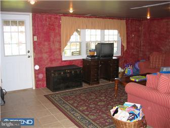 12134 Medford Road Philadelphia, PA 19154 - Photo 9 of 12 Family Room