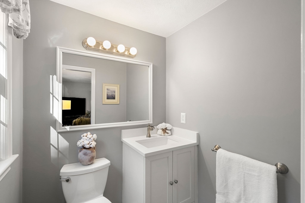 9 Upland Road Burlington, MA 01803 - Photo 17 of 42 Gallery Image 17