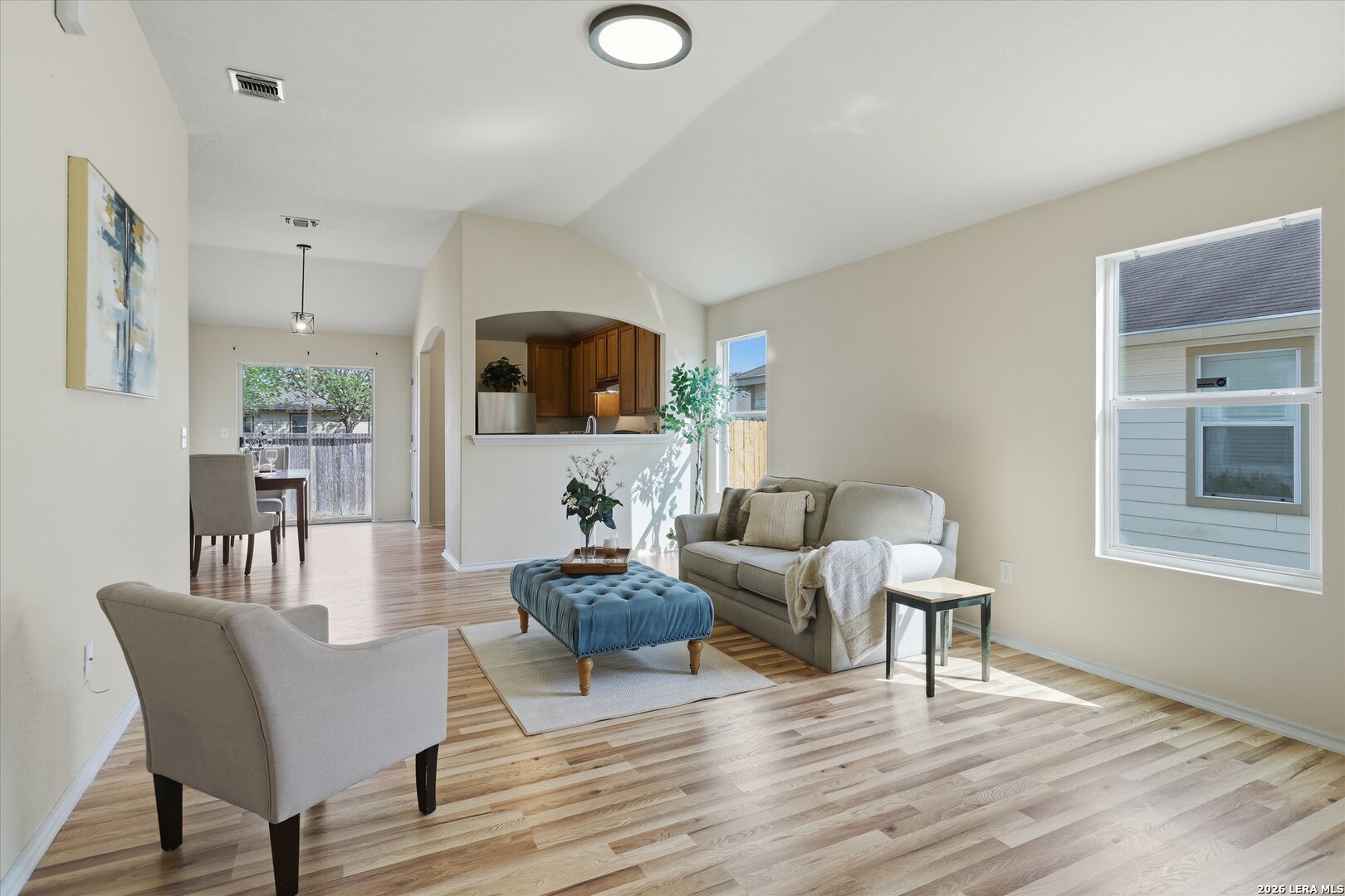 7422 Copper Cliff Converse, TX 78109 - Photo 5 of 32