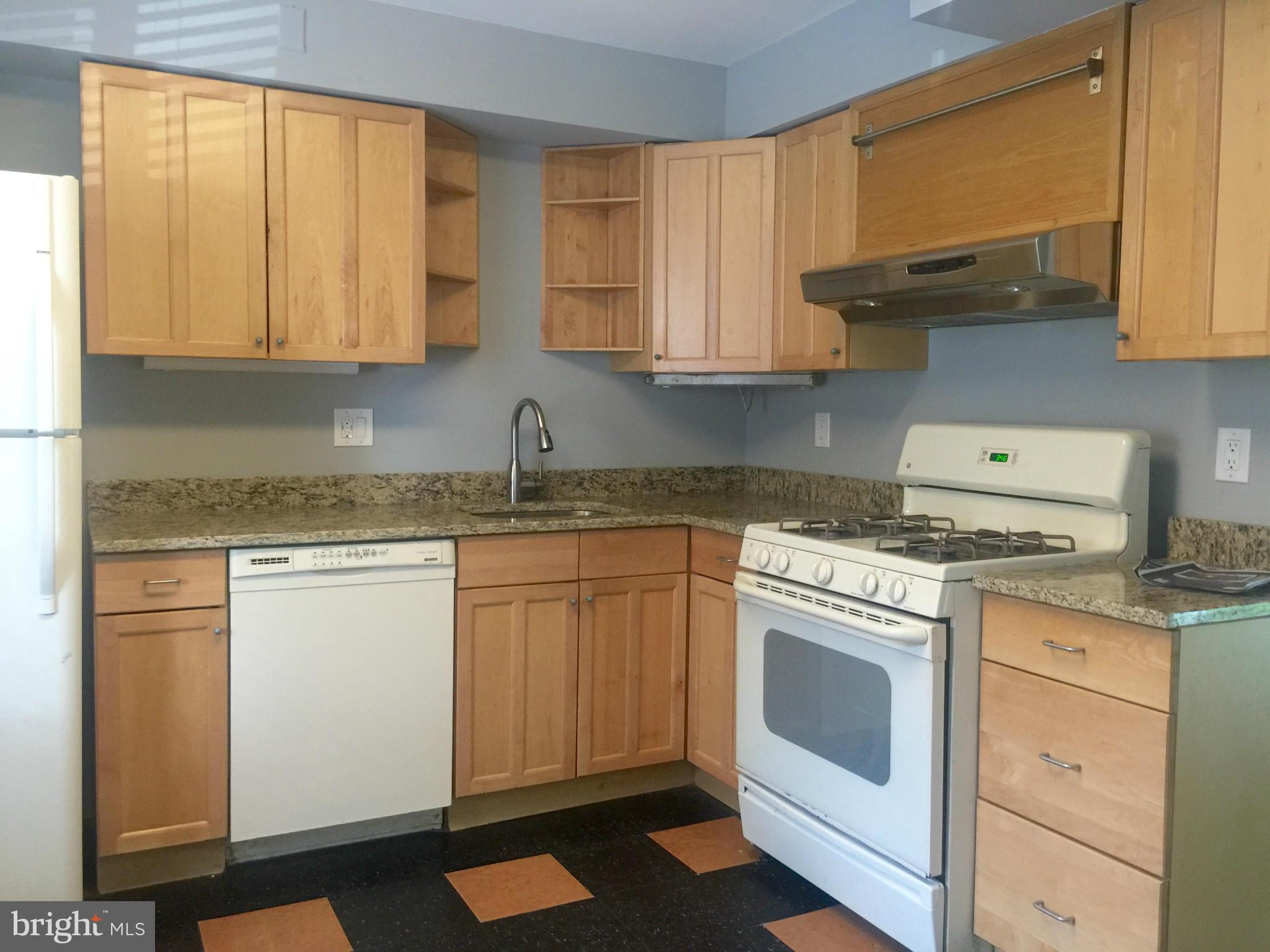 1927 Greenberry Road Baltimore, MD 21209 - Photo 14 of 29 Kitchen