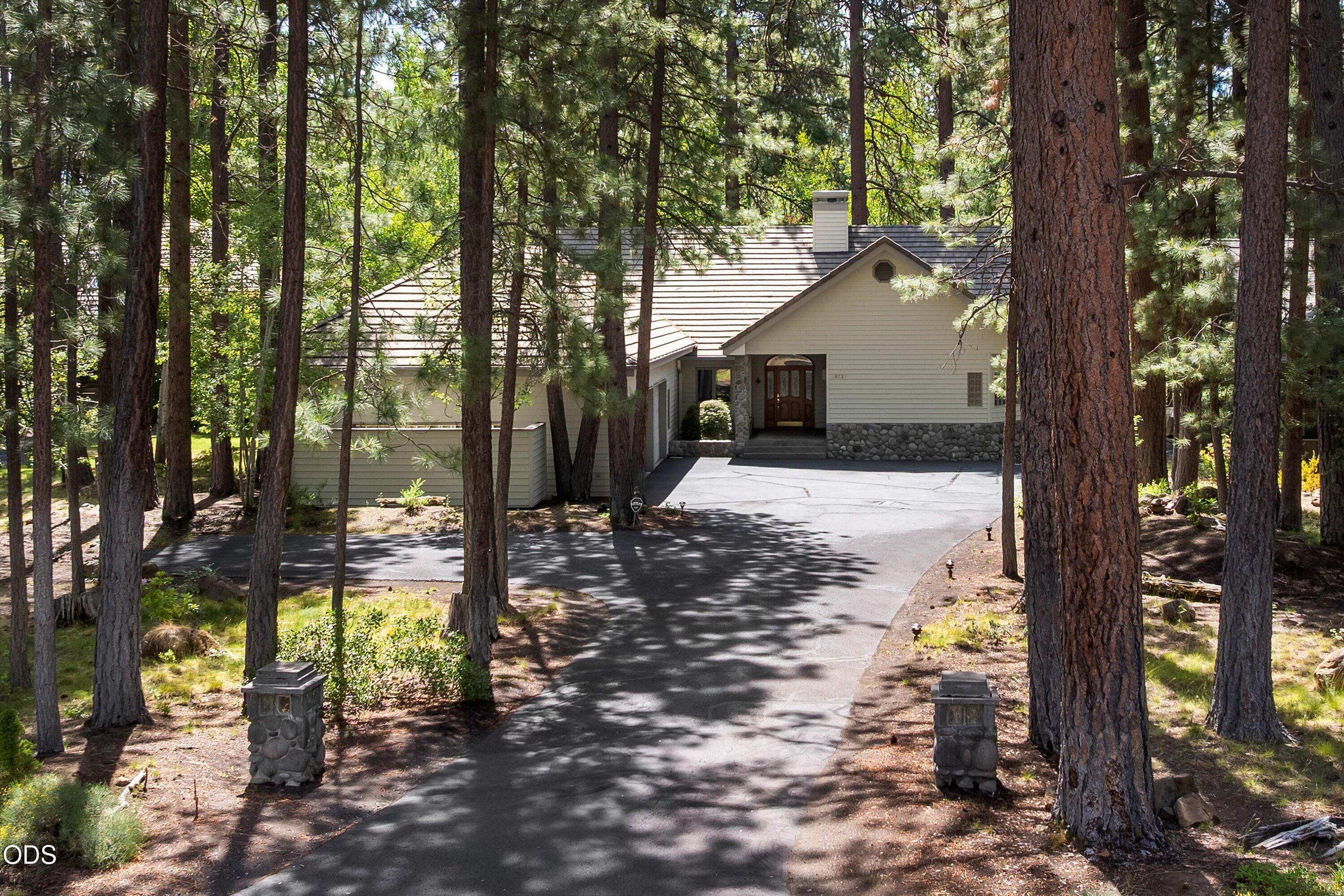 60726 Golf Village Loop Bend, OR 97702 - Photo 54 of 63