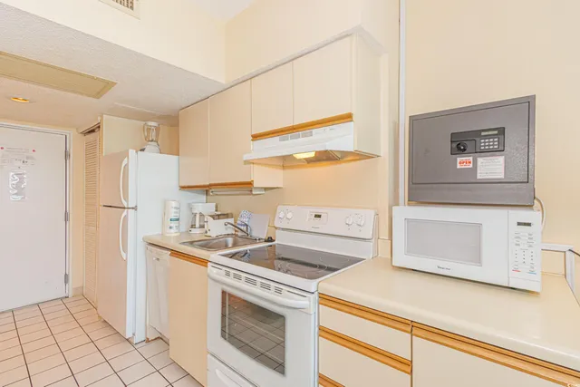 $170,000 | 1304 North Ocean Boulevard, Unit 300, Myrtle Beach, SC 29577