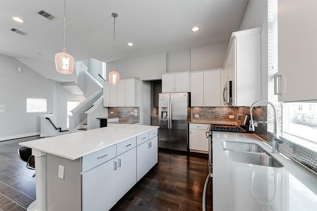 8409 Hempstead Road, Unit A Houston, TX 77008 - Photo 17 of 37