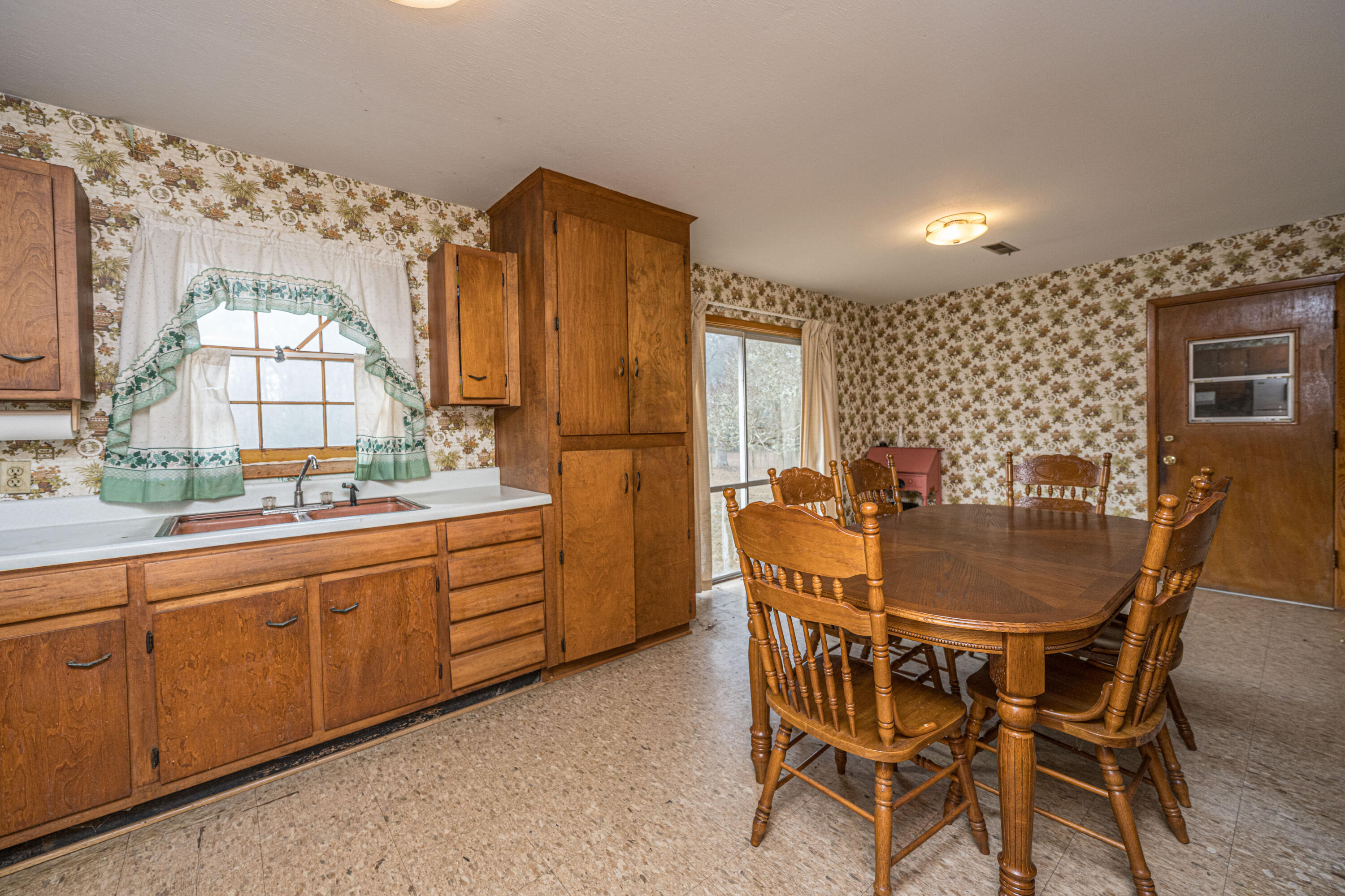 610 River Road Johns Island, SC 29455 - Photo 15 of 18 Kitchen