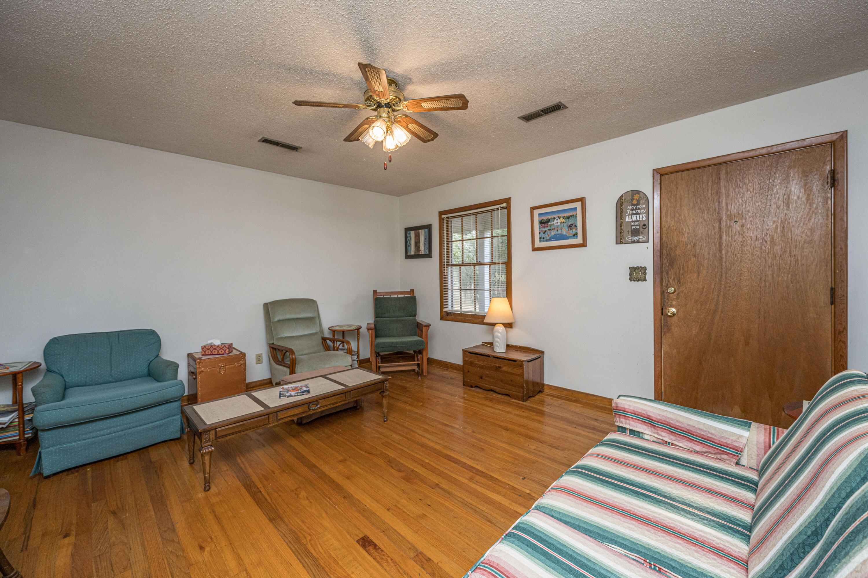 610 River Road Johns Island, SC 29455 - Photo 17 of 18 Living Room