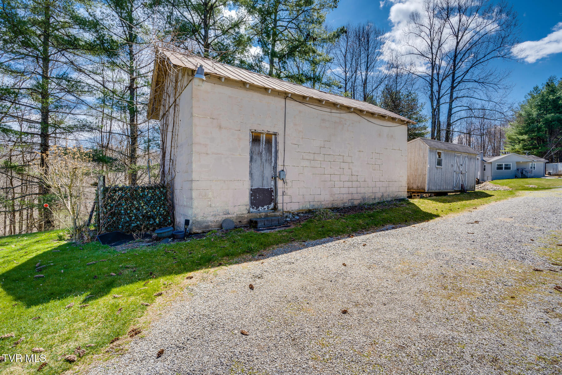 5759 Ring Road St. Paul, VA 24283 - Photo 35 of 70 030