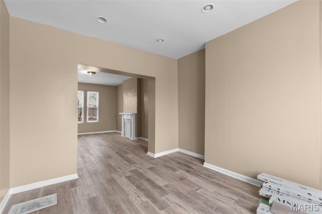 5088 Minerva Avenue St. Louis, MO 63113 - Photo 8 of 36