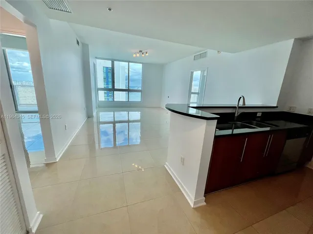 $4,200 | 300 South Biscayne Boulevard, Unit 3614, Miami, FL 33131