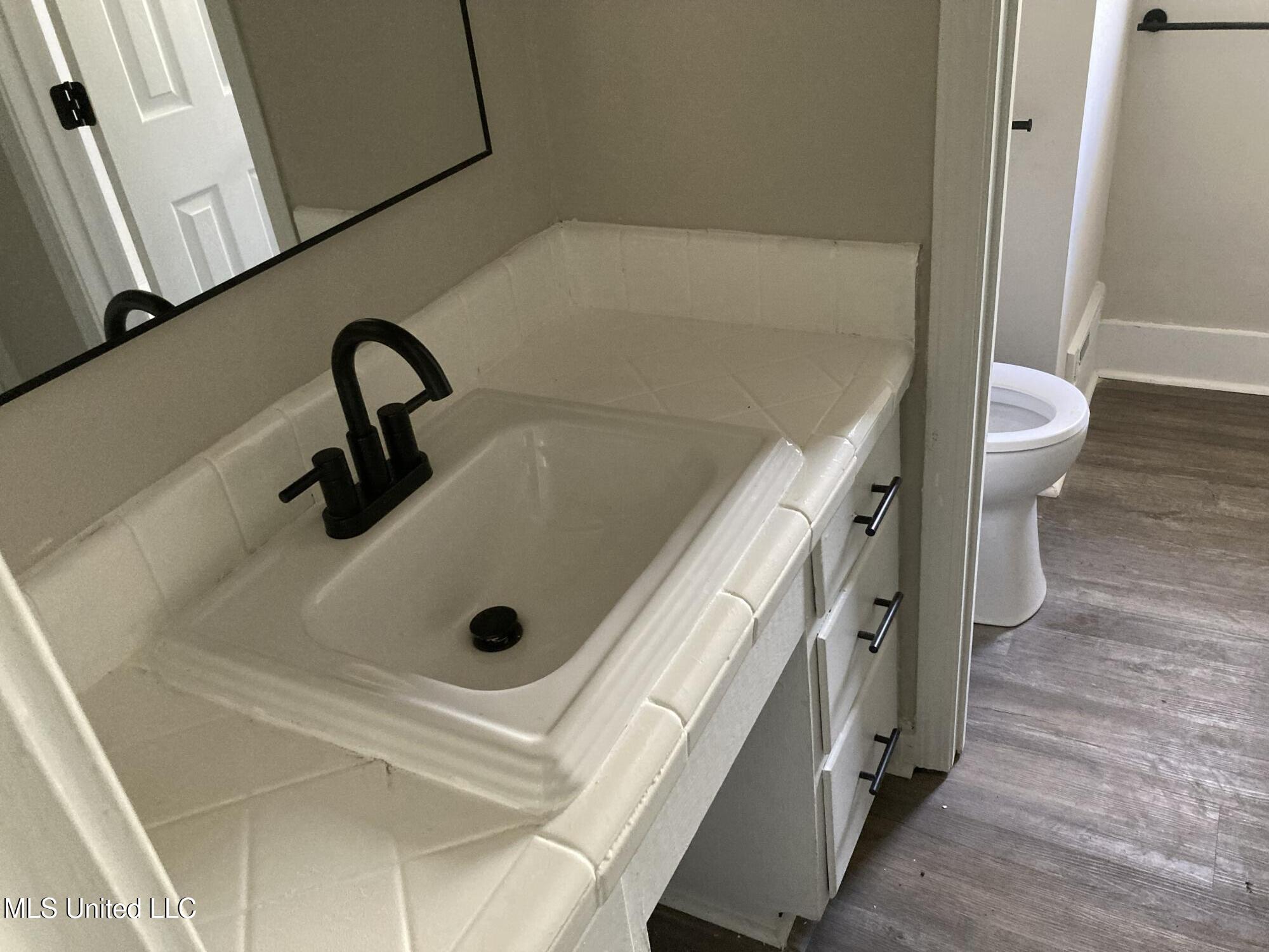 264 Shady Circle Jackson, MS 39204 - Photo 2 of 12 BSBJ7708