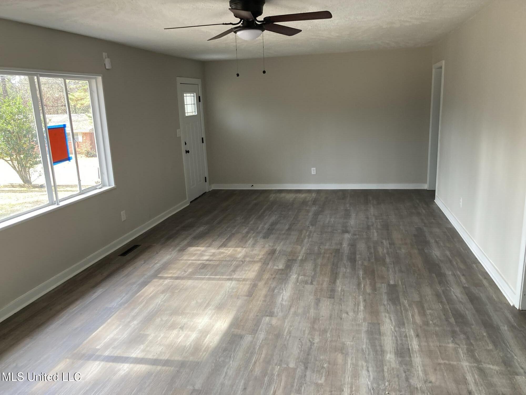 264 Shady Circle Jackson, MS 39204 - Photo 7 of 12 RFEM5434