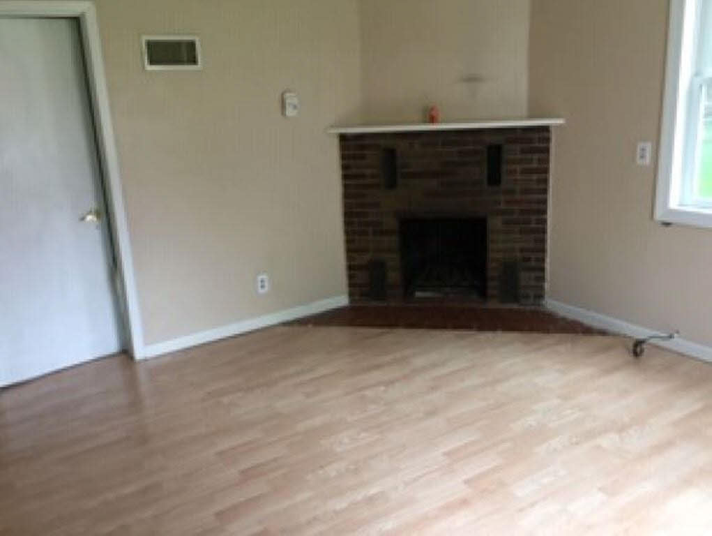 530 Martin Road Waterloo, IA 50701 - Photo 3 of 9 Gallery Image 3