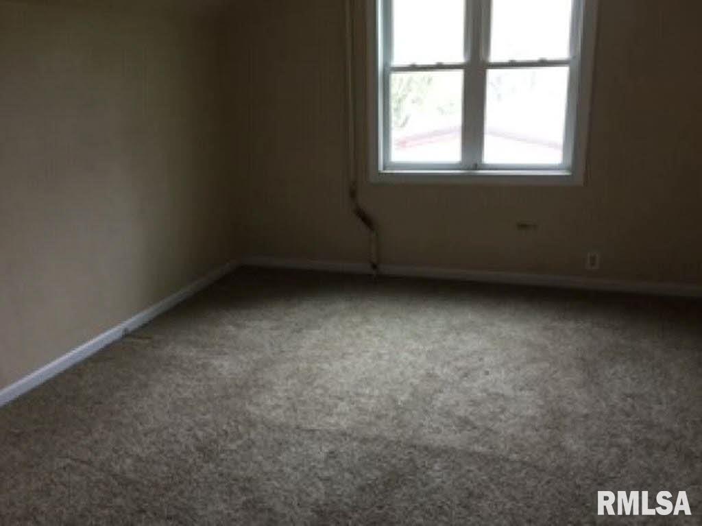 530 Martin Road Waterloo, IA 50701 - Photo 8 of 9 Gallery Image 8