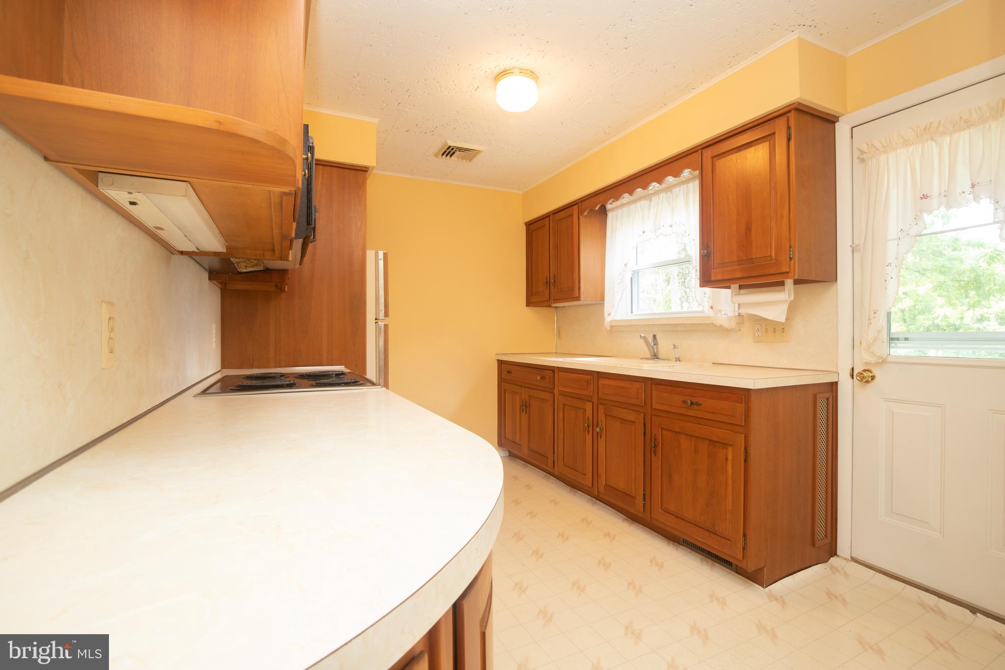 285 Pennington Harbourton Road Pennington, NJ 08534 - Photo 5 of 11 Kitchen