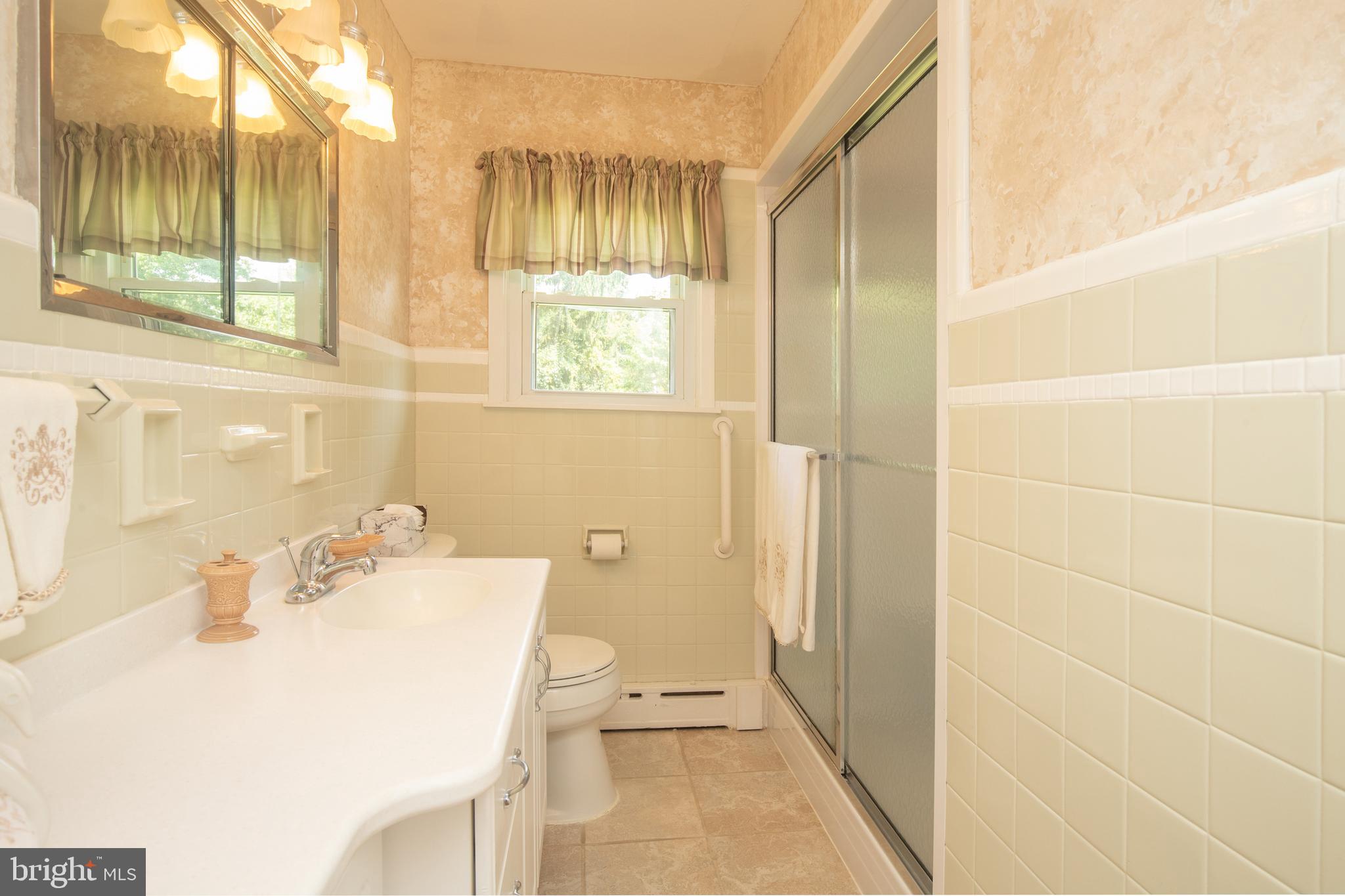 285 Pennington Harbourton Road Pennington, NJ 08534 - Photo 10 of 11 Bathroom