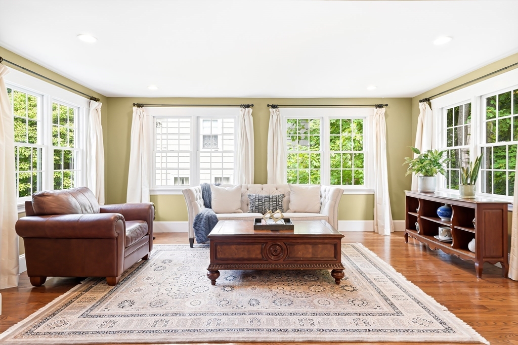18 Grayson Road Winchester, MA 01890 - Photo 7 of 37 Gallery Image 7