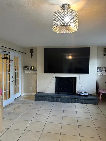 a view of a livingroom with furniture