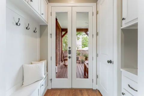 $764,500 | 836 East 24th Street, Houston, TX 77009