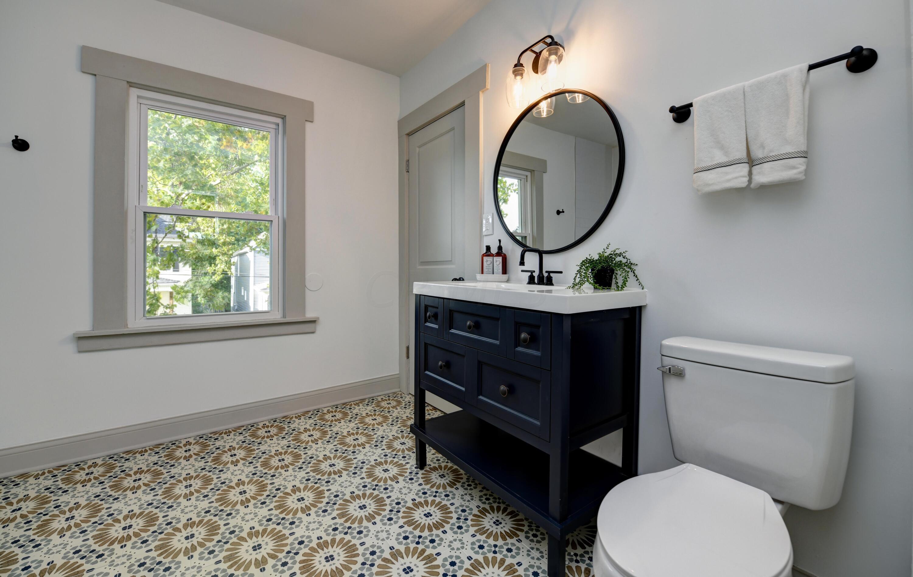 1275 East Fulton Street Columbus, OH 43205 - Photo 26 of 36 Bath (2)