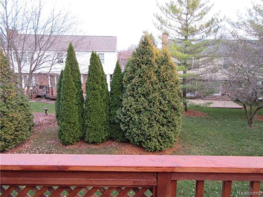 1207 Harvard Drive Rochester, MI 48307 - Photo 5 of 33 IMG_6192.JPG