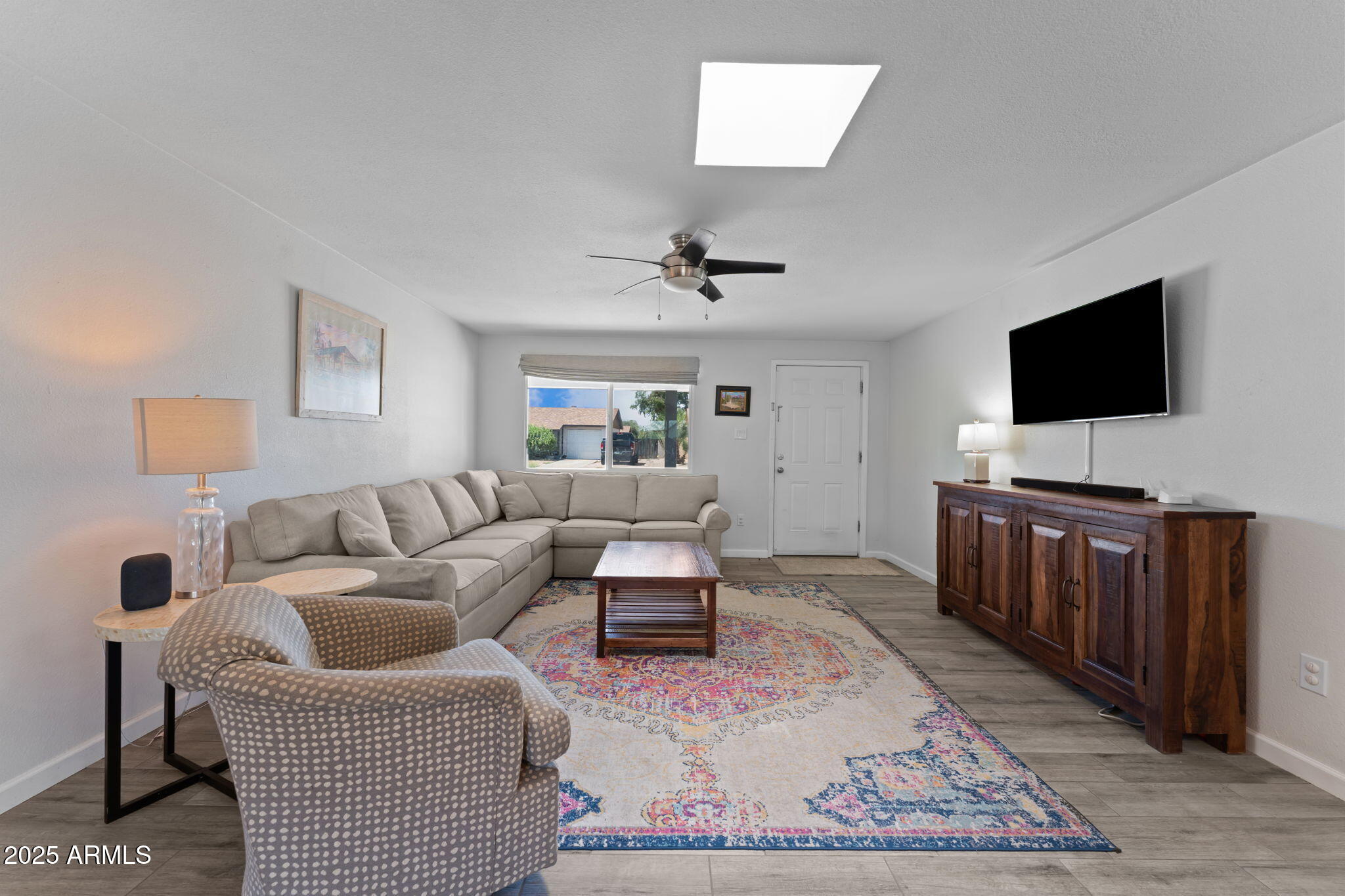 3615 East Hearn Road Phoenix, AZ 85032 - Photo 4 of 22 Living Room