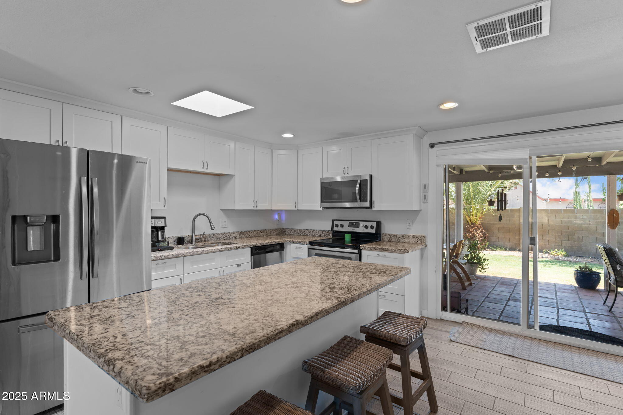3615 East Hearn Road Phoenix, AZ 85032 - Photo 6 of 22 Kitchen