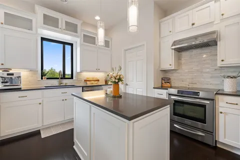 $1,450,000 | 7402 Blue Beach Cove, Austin, TX 78759