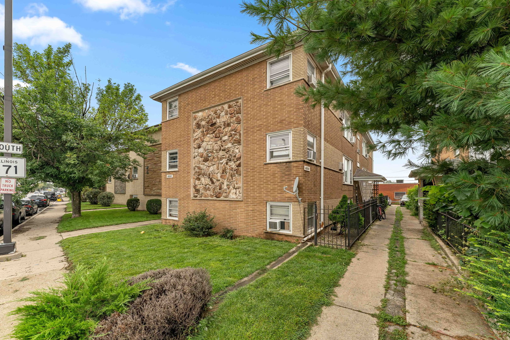 6004 South Archer Road Summit, IL 60501 - Photo 1 of 14 Gallery Image 1