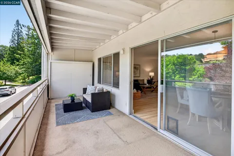 $578,800 | 3410 Tice Creek Drive, Unit 2, Walnut Creek, CA 94595