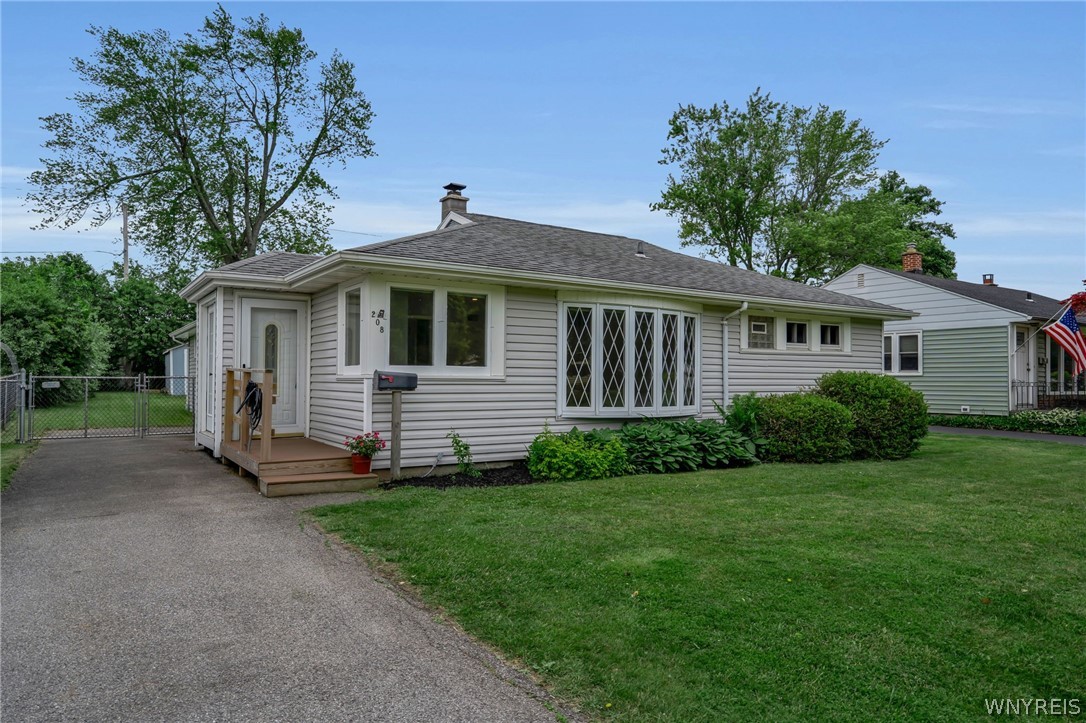 208 Bennington Road Amherst, NY 14226 - Photo 4 of 41
