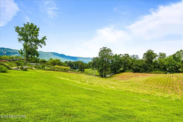 $516,000 | 111 McKinney Road, La Follette, TN 37766