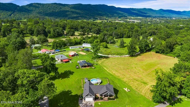 $516,000 | 111 McKinney Road, La Follette, TN 37766