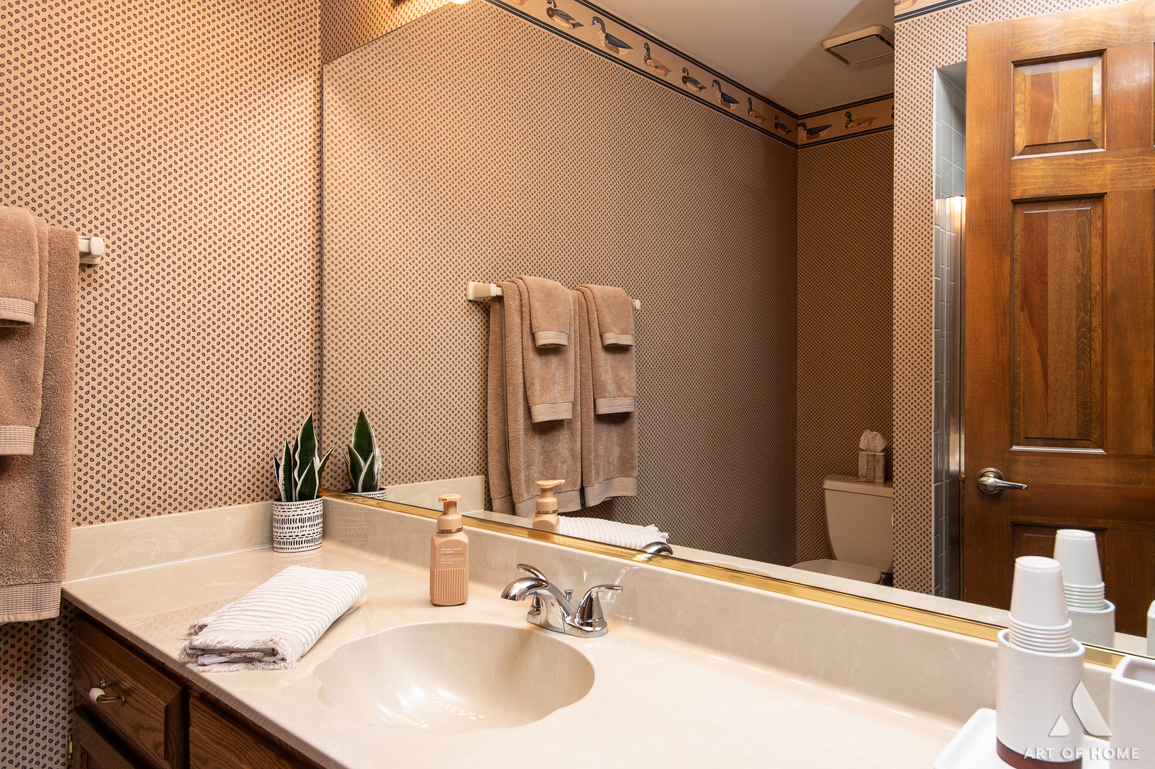 3112 Turnberry Road St. Charles, IL 60174 - Photo 48 of 77 a bathroom with a sink and a mirror