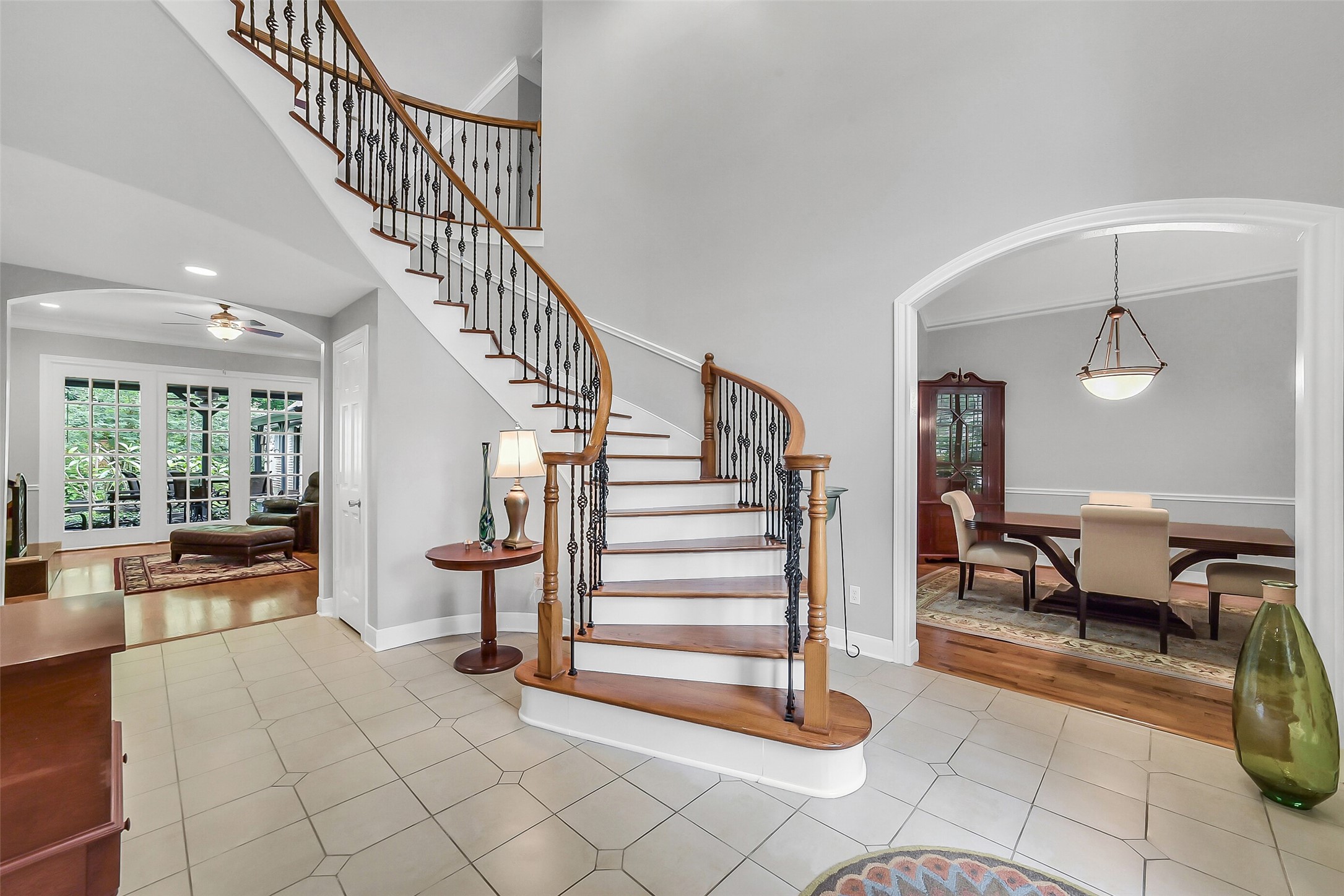 1260 Fries Road Houston, TX 77055 - Photo 6 of 42 Wonderful view into the Formal Dining Room