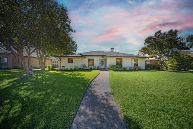 $520,000 | 900 East Spring Valley Road, Richardson, TX 75081