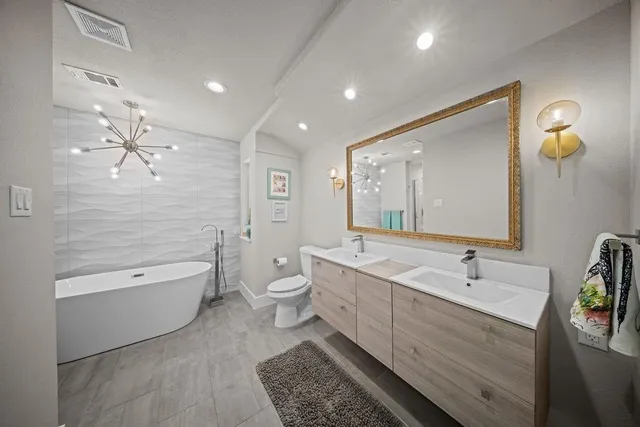 $520,000 | 900 East Spring Valley Road, Richardson, TX 75081