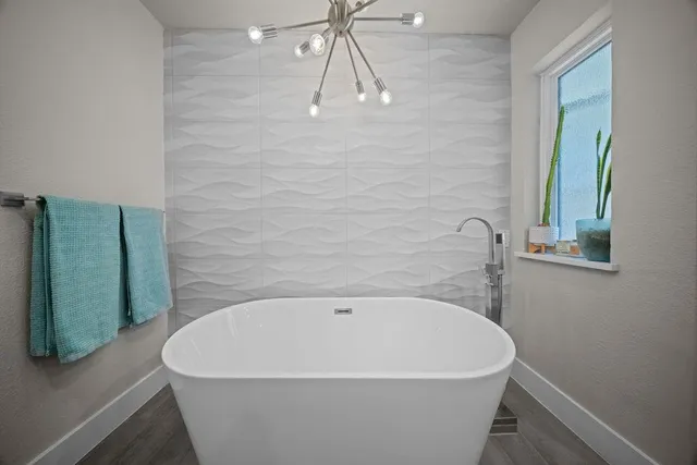 $520,000 | 900 East Spring Valley Road, Richardson, TX 75081