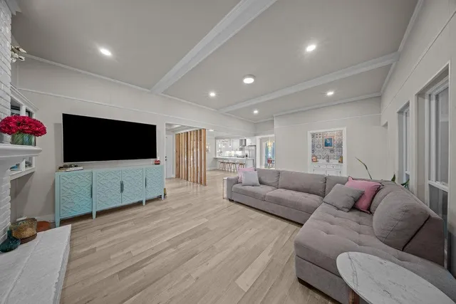 $520,000 | 900 East Spring Valley Road, Richardson, TX 75081