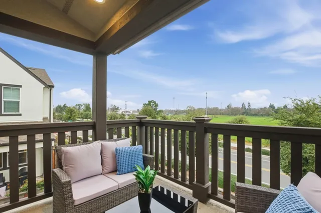 $1,750,000 | 101-101 Willow Oak Drive, Pleasant Hill, CA 94523