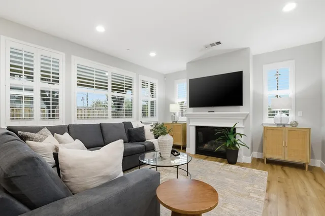 $1,750,000 | 101-101 Willow Oak Drive, Pleasant Hill, CA 94523