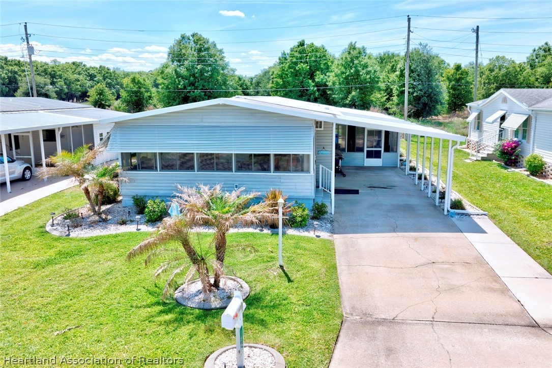 1532 Caribbean Road Sebring, FL 33870 - Photo 3 of 37