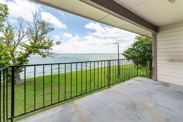 $1,950 | 4552 Chaha Road, Unit 202, Garland, TX 75043