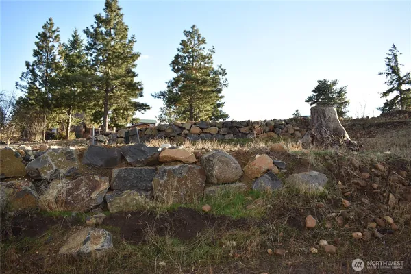 a view of a lake with houses