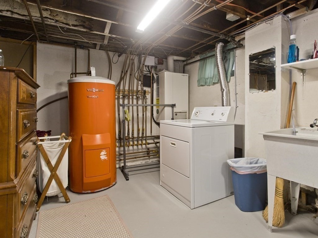37 Brunswick Street Springfield, MA 01108 - Photo 23 of 26 Gallery Image 23