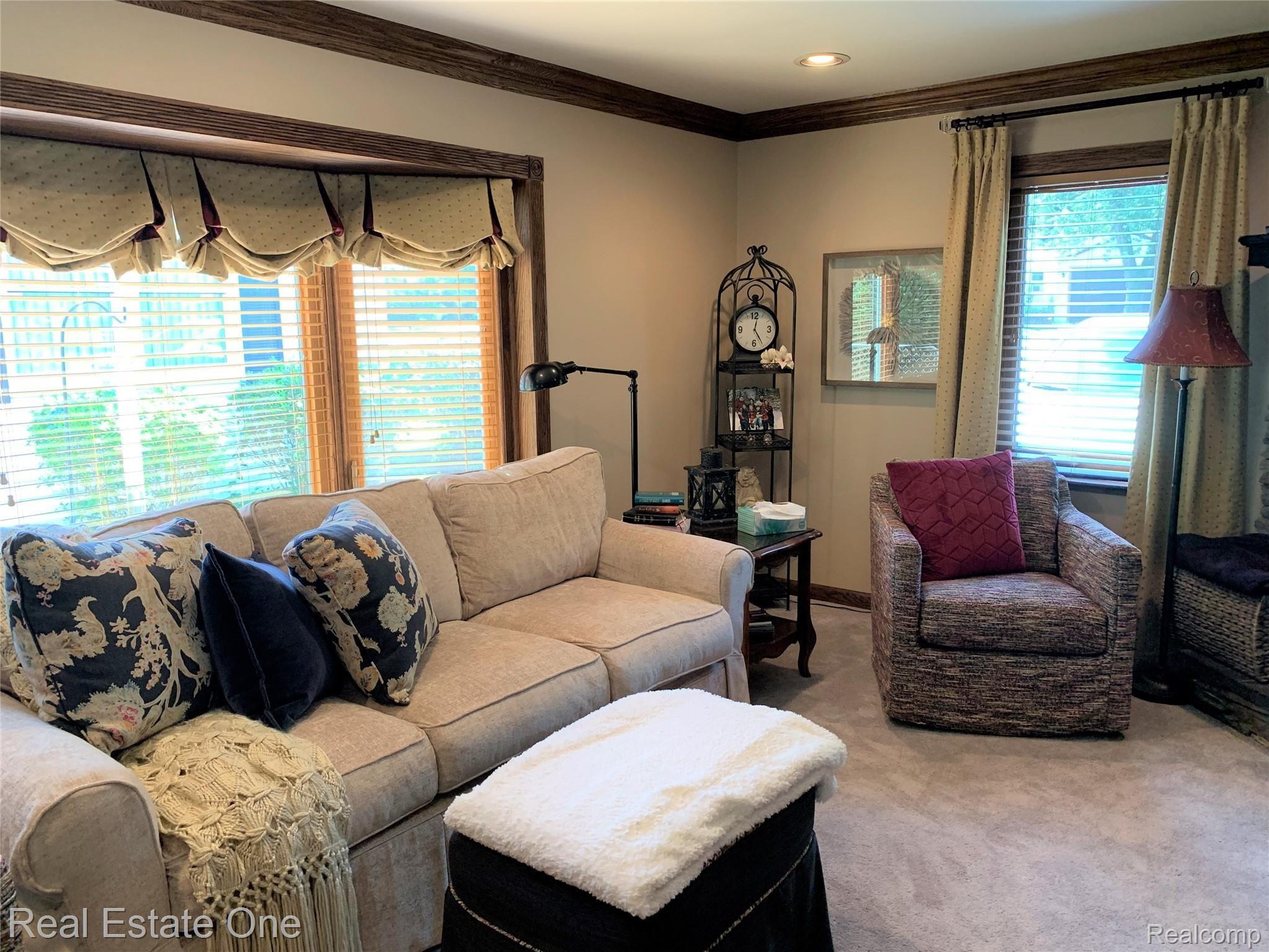 906 West Silver Lake Road Fenton, MI 48430 - Photo 10 of 24 IMG_2918.jpg