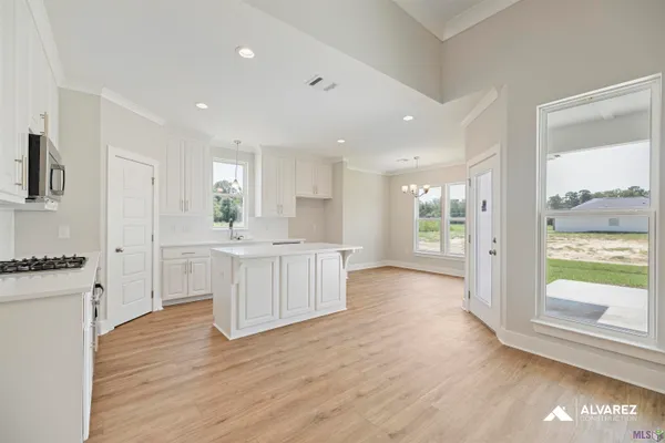 $369,990 | 26572 Vanissa Drive, Denham Springs, LA 70726