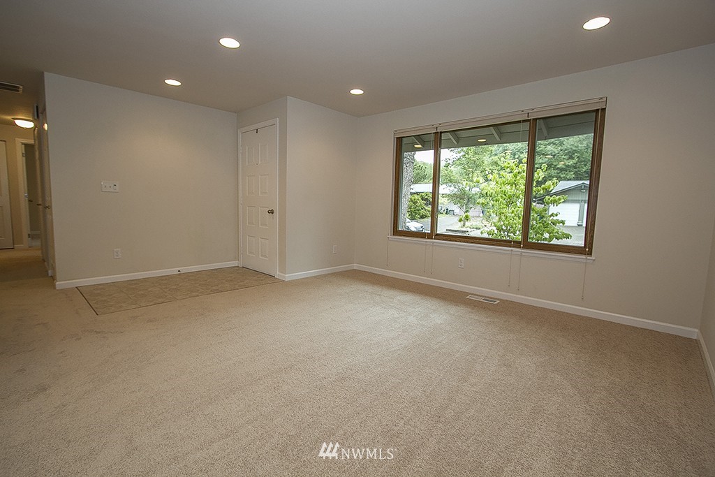 15121 111th Avenue Northeast Bothell, WA 98011 - Photo 12 of 16 Gallery Image 12