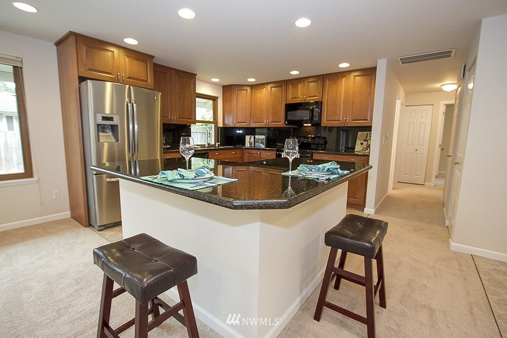 15121 111th Avenue Northeast Bothell, WA 98011 - Photo 3 of 16 Gallery Image 3