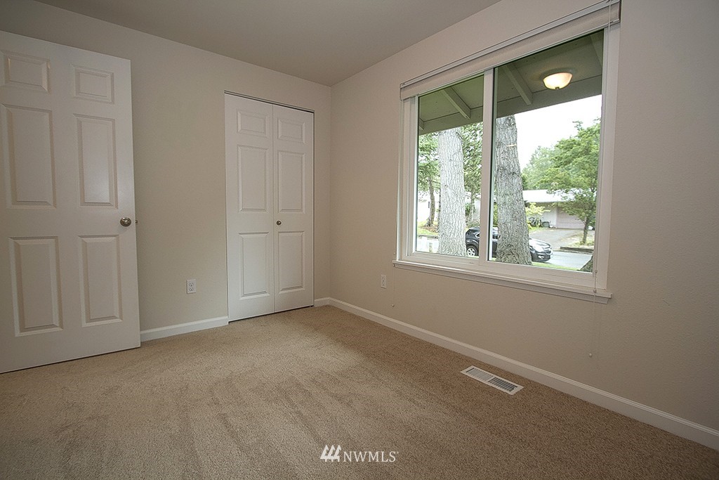 15121 111th Avenue Northeast Bothell, WA 98011 - Photo 10 of 16 Gallery Image 10