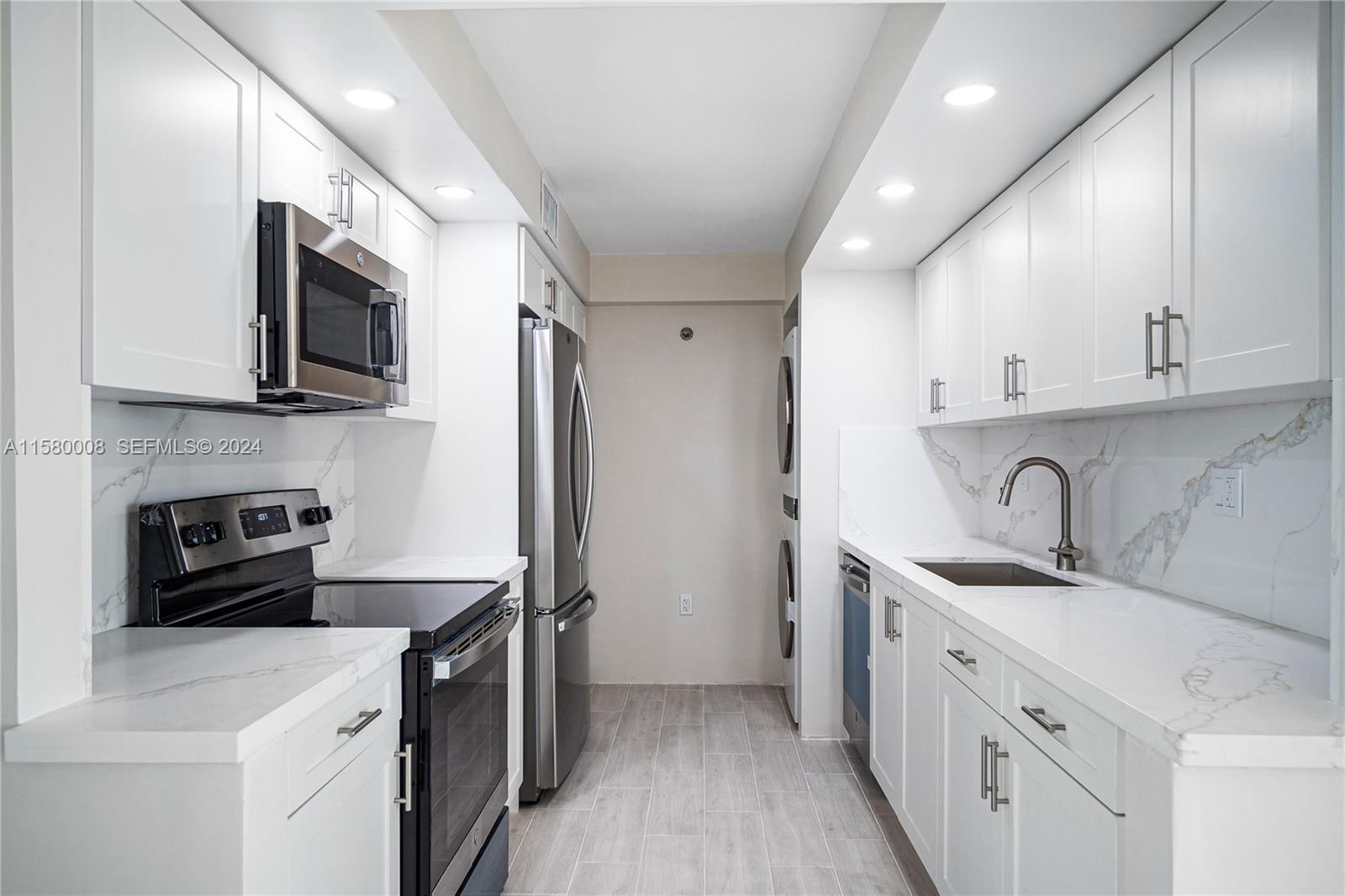 151 Southeast 15th Road, Unit 2201 Miami, FL 33129 - Photo 12 of 29